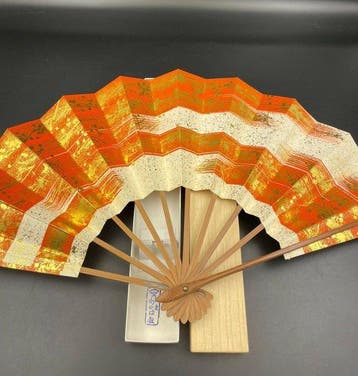 Handwaaier - Papiergebaseerd - Gouden Japanse waaier