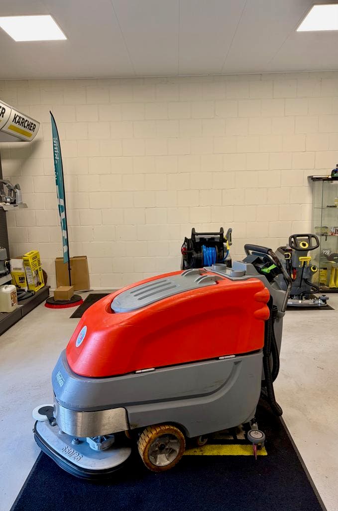 Hako Hakomatic B70 Schrobmachine | 2013 | nieuw accupakket |, Doe-het-zelf en Verbouw, Reinigingsmachines, Schrobmachine, Gebruikt