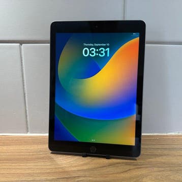 Apple iPad (5th Generation) 128GB Wifi - Mobiele telefoon, Nieuw