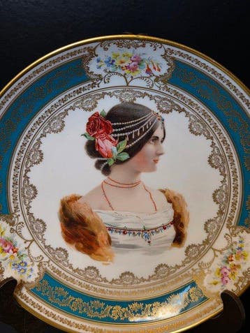 Bord - Antique Imperial Crown Austria Porcelain Portrait