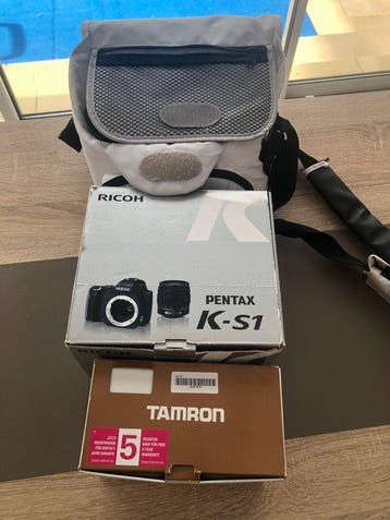 Pentax K -S1 White + DA-L 18-55 + Tamron AF70-300mm Digitale, Nieuw