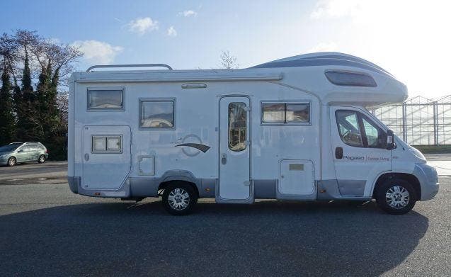 4 pers. Roller Team camper huren in Etten-Leur? Vanaf € 115, Caravans en Kamperen, Verhuur