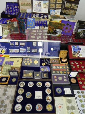 Wereld. Collection of coins/banknote/medals/euro inkl. pp