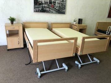 ZGAN Hoog laag bed, elektrisch bed, zorgbed, seniorenbed, Zo goed als nieuw, Hout, Verstelbaar