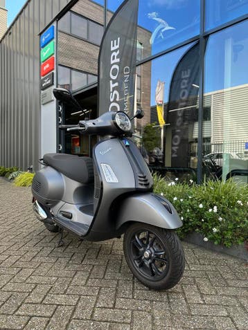Vespa GTS 310 | bj 2025 | 4.872km, Overige modellen, Nieuw, Ophalen of Verzenden, Benzine