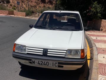 Peugeot 205 GT, bouwjaar 1987, met origineel 37.000 km !, Auto's, Peugeot, Stof, Gebruikt, Met garantie (alle), Wit