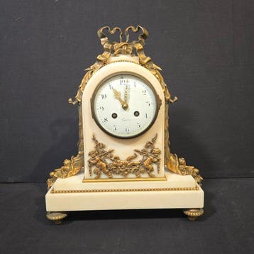 Figurale pendule Lodewijk XVI-stijl - Verguld brons - 1880 -
