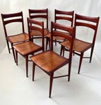 Stoel - Hout - Een set van zes vintage stoelen van teakhout.