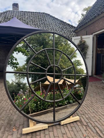 Unieke Ronde Spiegel 140Ø | Gietijzeren Stalraam |, Verzenden, 100 tot 150 cm, Rond, Nieuw