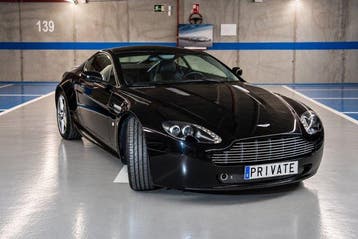 Aston Martin - V8 Vantage - 2008
