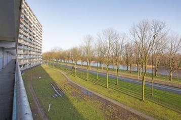 Te Huur 3 Kamer Appartement Pharus In Zaandam, Huizen en Kamers, Direct bij eigenaar, Noord-Holland, Zaandam, Appartement