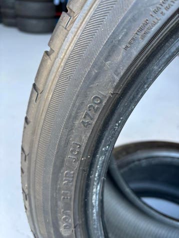 255/40/19 BRIDGESTONE POTENZA 5,2MM 2 STUKS €150,- (2020), Auto-onderdelen, Gebruikt, 255 mm, Band(en), Personenwagen