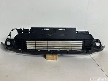 Toyota Yaris Cross onder Grille 52129-0D090, Ophalen, Gebruikt, Voor, Toyota