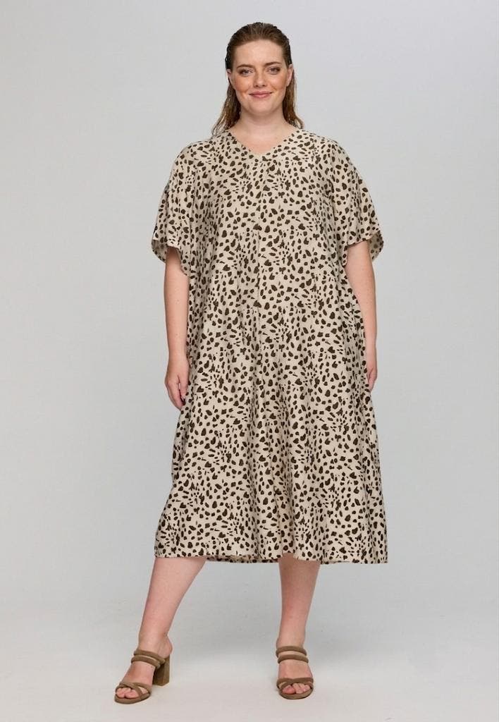 Studio jurk Carmen Maat:, Kleding | Dames, Jurken, Overige kleuren, Nieuw, Verzenden