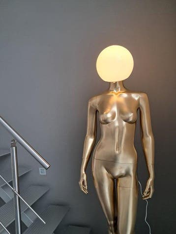 Hans Boodt - Mannequin - Kunstzinnige gouden mannequin/lamp