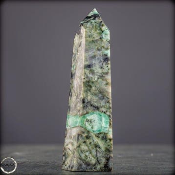 Majestueus smaragdobelisk uit de legendarische Muzo-mijn –, Antiek en Kunst