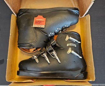 Sci - skischoenen, Nieuw