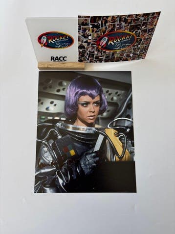 UFO - Signed by Gabrielle Drake, Verzamelen, Nieuw