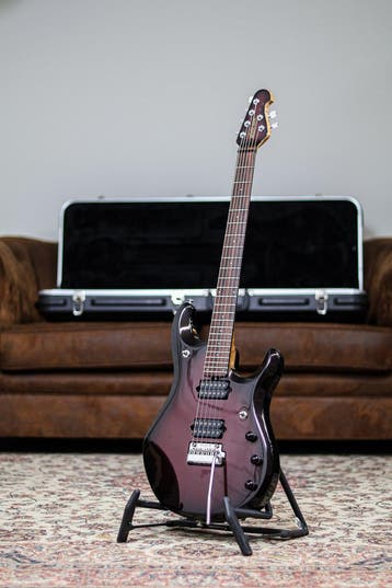 Ernie Ball John Petrucci JP6 | Pearl Redburst, Muziek en Instrumenten, Nieuw