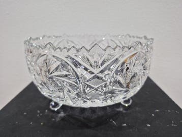 Gran centro de mesa francés de cristal tallado con tapa –