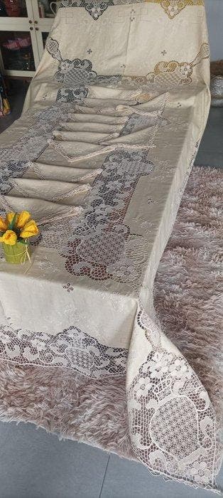 Verfijnde bruidsschat-linnenhanddoek met fijne Venetiaanse