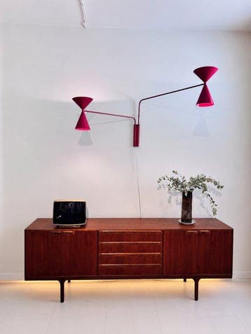 Juanma Lizana Studio - Wandlamp - RAL 3027 Frambozenrood -
