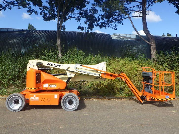 JLG E450AJ hoogwerker , 2011 , 16 mtr gekeurd, Zakelijke goederen, Machines en Bouw | Kranen en Graafmachines, Hoogwerker