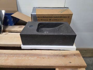 Fontein 30 x 18 x 8 cm – Natuursteen – Kraangat Links, Ophalen of Verzenden, Nieuw, Rvs, Bad