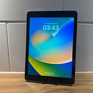 Apple iPad (5th Generation) 128GB Wifi - Mobiele telefoon, Nieuw