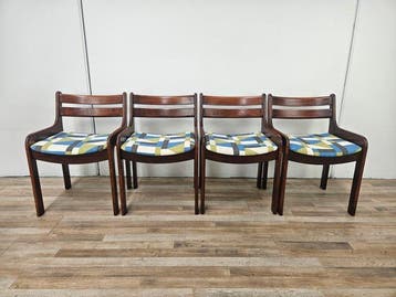 Stoel - Stoelen uit de jaren ’70 in beukenhout en