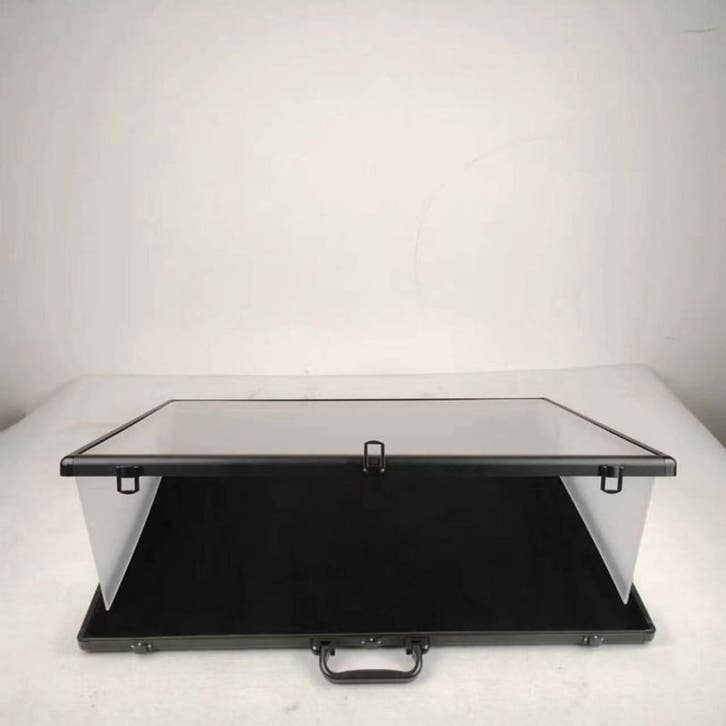 (Pre-order) Evoretro Aluminum Display Case Black (TCG), Hobby en Vrije tijd, Verzamelkaartspellen | Overige, Zo goed als nieuw
