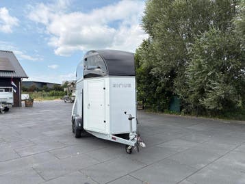 Sirius 2-paards trailer S75 met zadelkamer en klep deur 2019, Ophalen, Gebruikt, Aluminium, 2-paards trailer