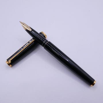 Pilot - Pilot Custom Fountain Pen Black Gold Trim 14K-585 B, Verzamelen, Nieuw