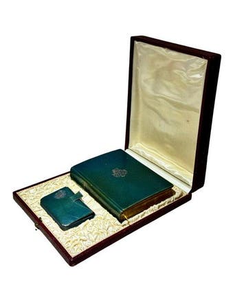 Katholieke devotie-set Doos (3) - Zijde, Leder, Papier,
