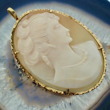 Gouden broche/hanger met camee, Gebruikt, Ophalen of Verzenden, Met edelsteen, Goud