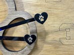 Houten klok dog paw, Huis en Inrichting, Woonaccessoires | Klokken, Verzenden, Nieuw, Analoog, Wandklok