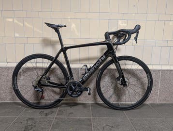 Bianchi Infinito, Carbon Superbike, Mt57 22 Spd Ultegra Disc, Overige merken, 28 inch, Carbon, Zo goed als nieuw