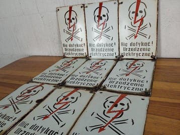 Skull and Bones en Thunder - Emaille plaat (9) - Vintage