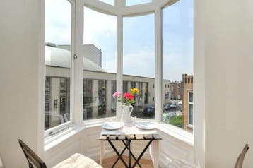 Te huur: Appartement Dirk Hoogenraadstraat in Den Haag, Huizen en Kamers, Den Haag, Appartement, Zuid-Holland