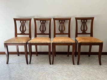 Zitgroep (4) - Hout - Vintage houten stoelen