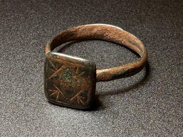Middeleeuwen, kruisvaardersperiode Brons Interessante ring