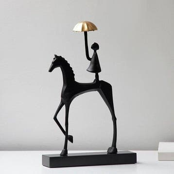 Beeld, Girl riding a horse and holding an umbrella - 36 cm -