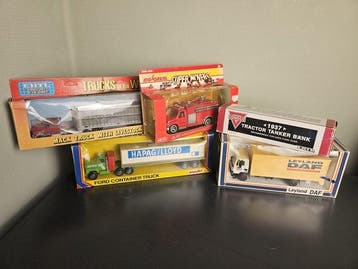 Ertl, AHC Models, Majorette 1:50 - Modelauto (5) - Ford 1937, Nieuw