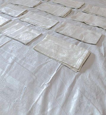 Tafelkleed - 230 cm - 140 cm - Tafelservice van, Antiek en Kunst