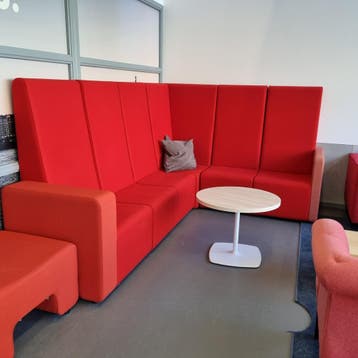 Ahrend wachtkamerbank treinbank hoekbank rood 7-delig - 278x, Ophalen of Verzenden, Nieuw in verpakking