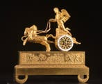 Tafelklok - Een magnifieke Empire ‘Zegenpendule’ (‘chariot’)