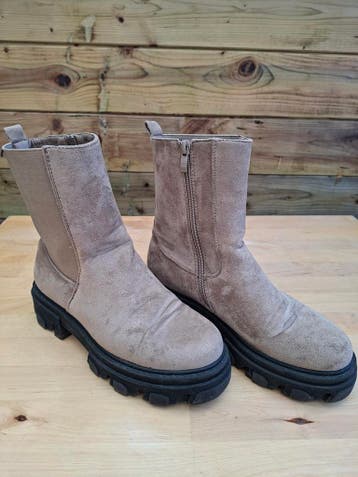 Suède boots taupe chunky zool rits maat 37, Zo goed als nieuw, Beige, Lage of Enkellaarzen