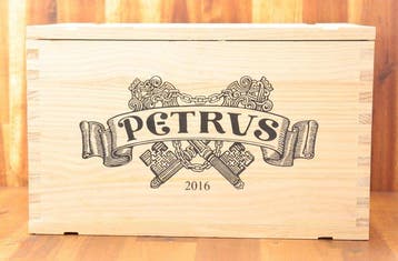 2016 Petrus - Pomerol - 6 Flessen (0.75 liter), Nieuw