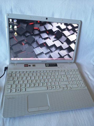 Sony Vaio Intel i3 2,2 GHz 4gbRam 320hd Windows 8 - Laptop, Nieuw