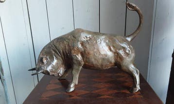Beeldje - Stier - 40 cm - Brons